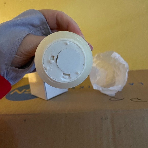 Flame less candles with red holder. - Picture 4 of 6